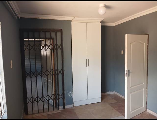 3 BEDROOM HOUSE FOR SALE IN SESHEGO E